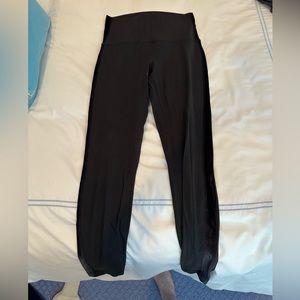 BRAND NEW. LULU LEMON LEGGINGS WITH VELVET STRIPE DETAIL